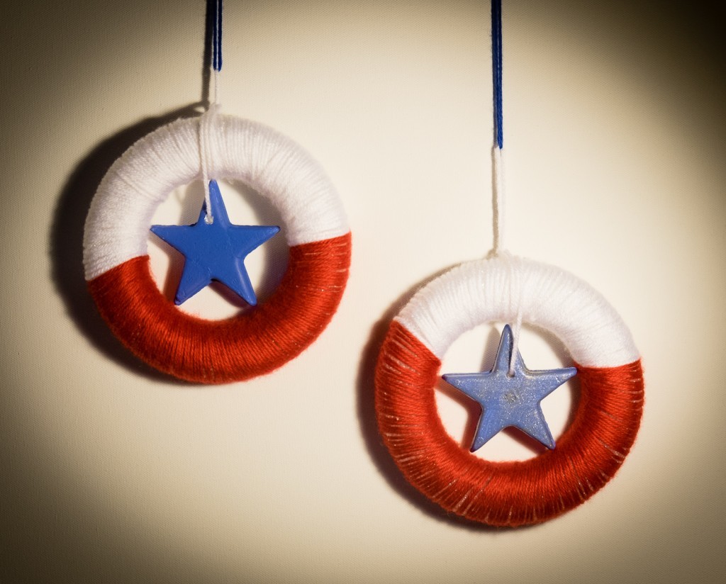 patriotic yarn mini wreath