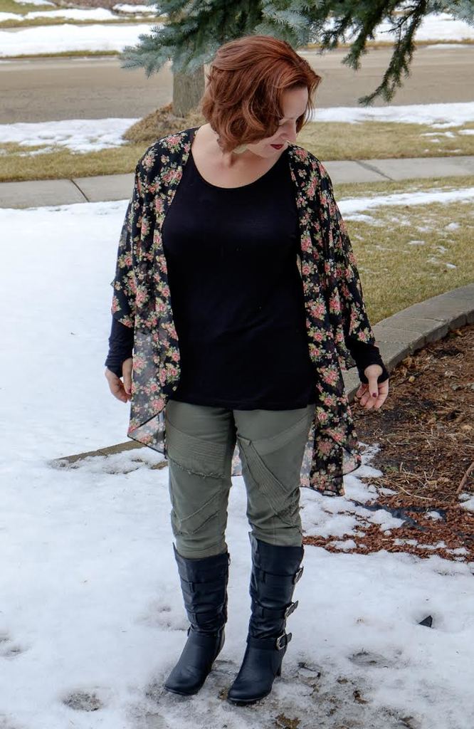 LulaRoe Kimono: Valentine's Day To Night Outfit