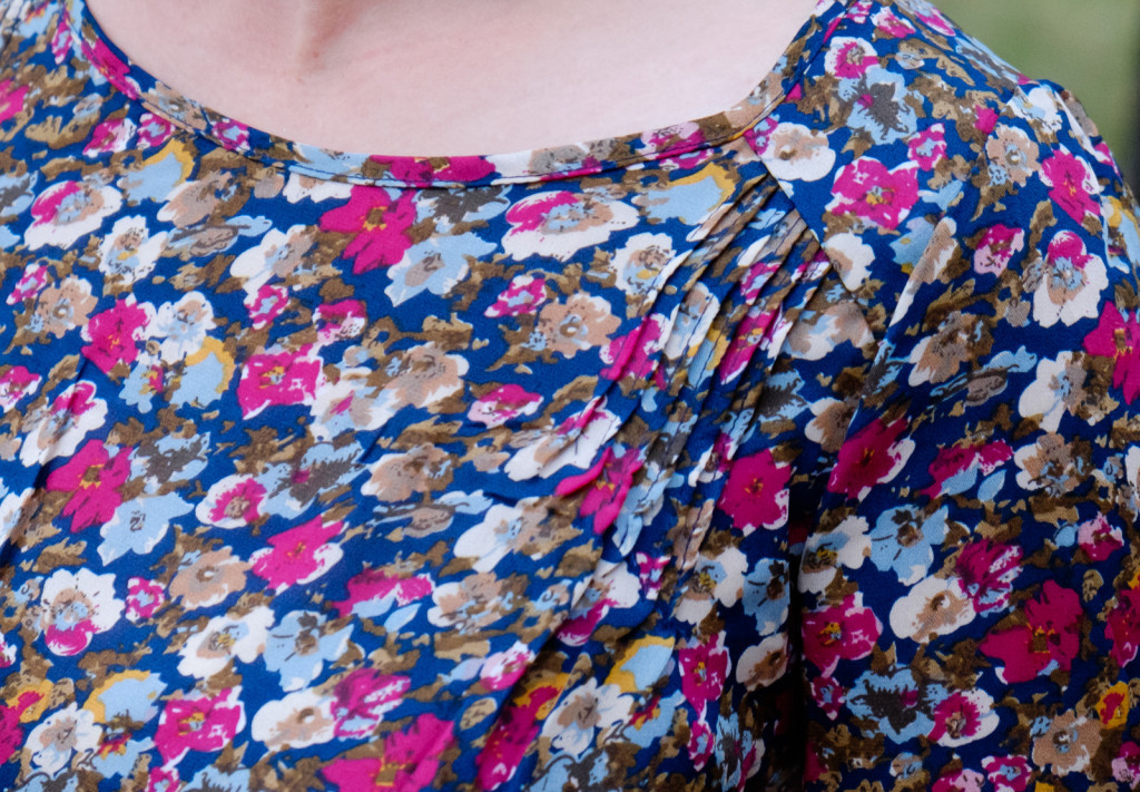 blouse detail