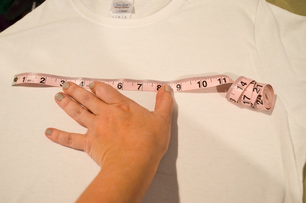 measure the shirt 