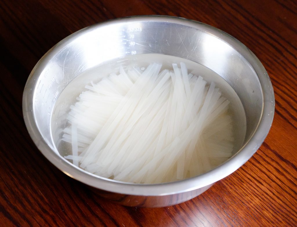 soak the rice noodles