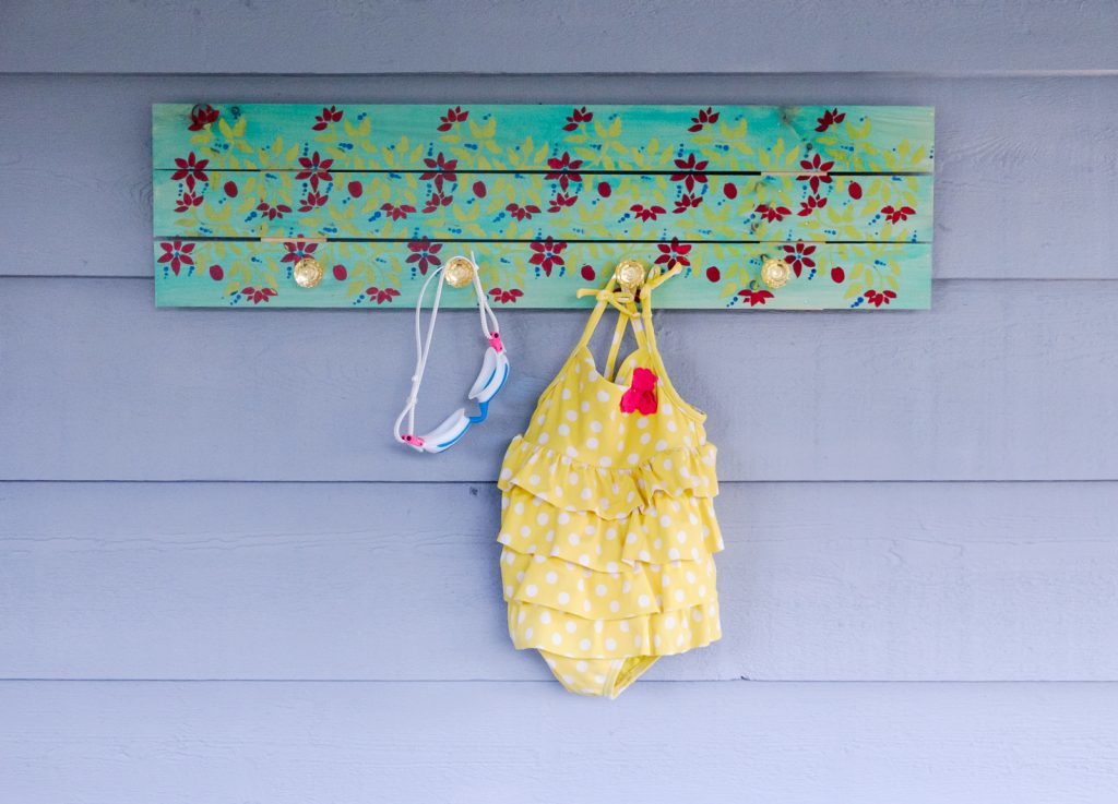 Hawaiian Inspired Pallet Hanging