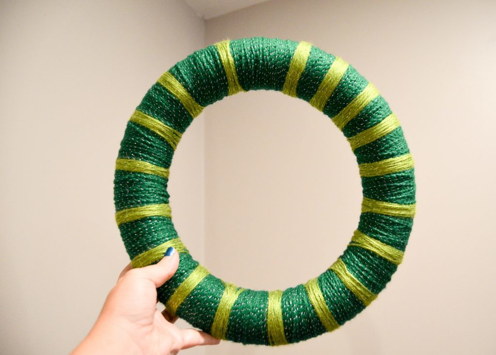 yarn wrap the wreath