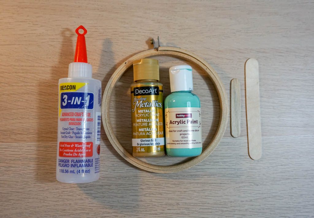 Fifteen Minute Embroidery Hoop and Popsicle Stick Picture Shelf