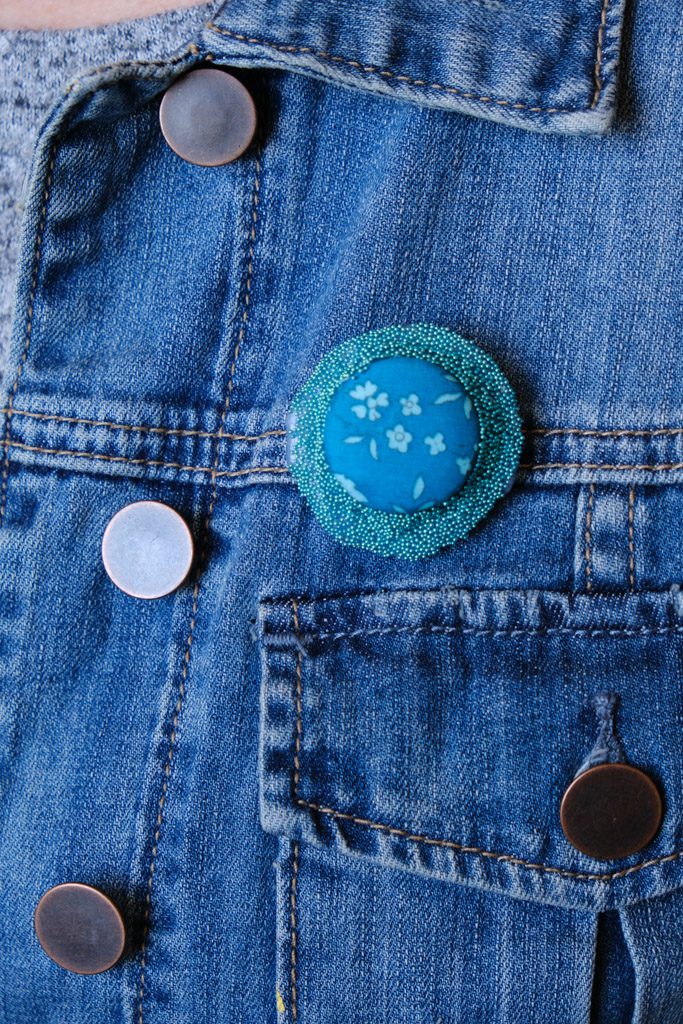 Fifteen Minute Hot Glue Button Brooch