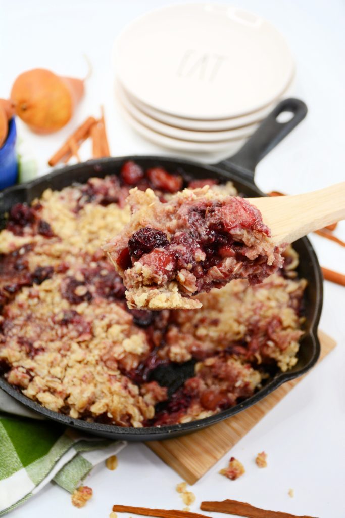 Spiced Pear Berry Crumble