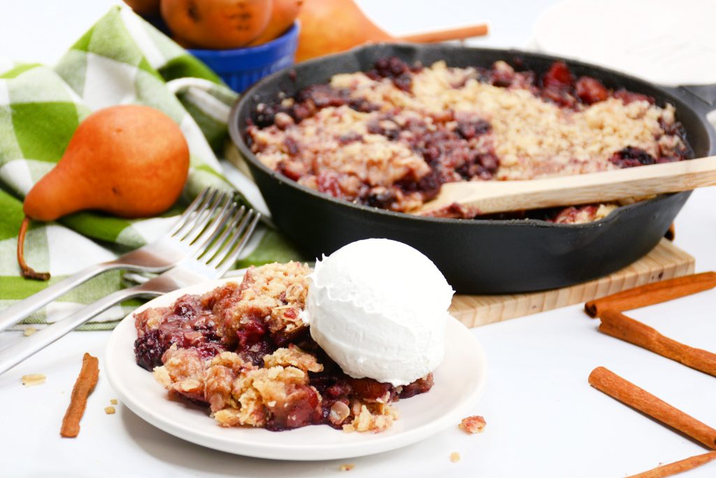 Spiced Pear Berry Crumble